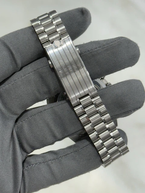 Omega Speedmaster Moonwatch 42 mm, cadran noir, saphir, 2023, référence 310.30.42.50.01.002 – Image 12