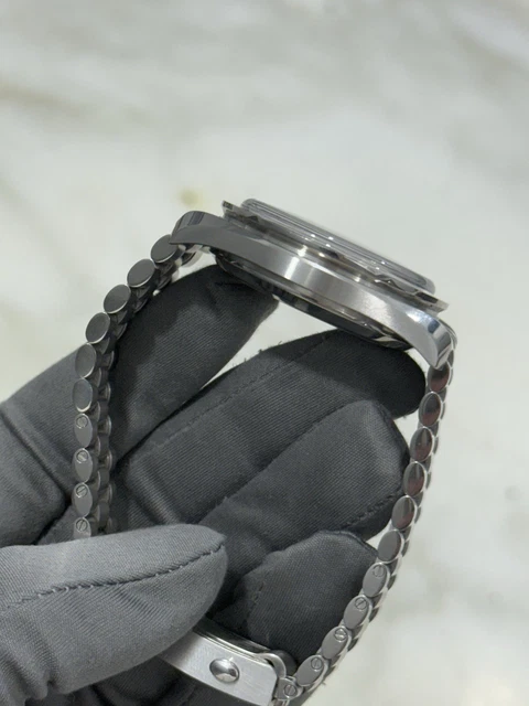 Omega Speedmaster Moonwatch 42 mm, cadran noir, saphir, 2023, référence 310.30.42.50.01.002 – Image 9