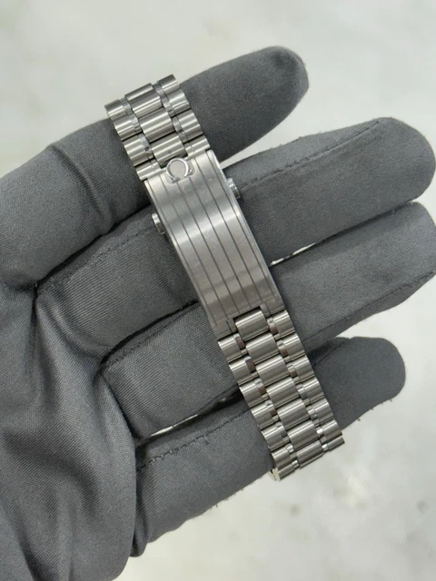 Omega Speedmaster Moonwatch 42 mm, cadran noir, saphir, 2023, référence 310.30.42.50.01.002 – Image 7