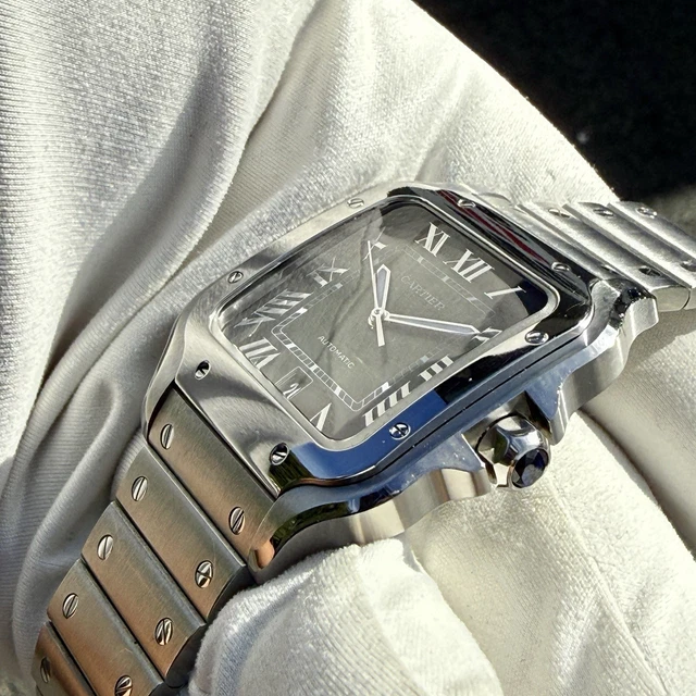 Montre Cartier Santos Grand Cadran Vert WSSA0062, 2024, Très bon état - Boîte et Papiers – Image 6