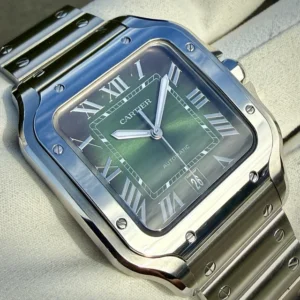 Montre Cartier Santos Grand Cadran Vert WSSA0062, 2024, Très bon état - Boîte et Papiers