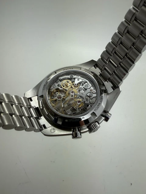 Montre chronographe Omega Speedmaster 42 mm, cadran blanc, année 2024, référence 310.30.42.50.04.001 B+P – Image 2