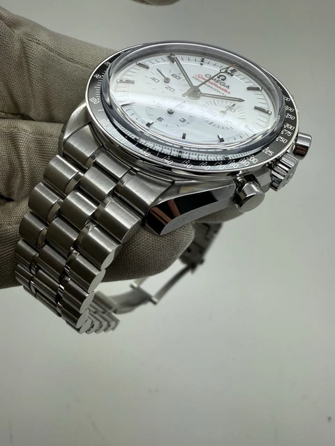 Montre chronographe Omega Speedmaster 42 mm, cadran blanc, année 2024, référence 310.30.42.50.04.001 B+P – Image 8