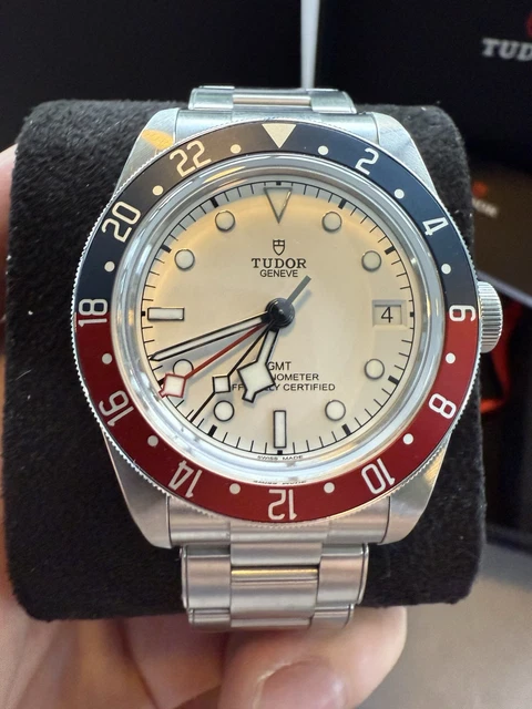 Montre TUDOR Black Bay GMT M79830RB-0010, 41 mm, cadran opalin/blanc, B&P