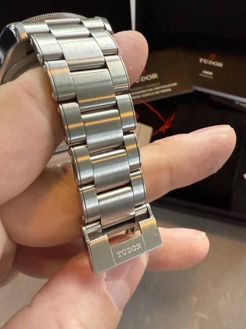 Montre TUDOR Black Bay GMT M79830RB-0010, 41 mm, cadran opalin/blanc, B&P – Image 8