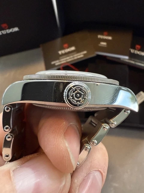 Montre TUDOR Black Bay GMT M79830RB-0010, 41 mm, cadran opalin/blanc, B&P – Image 6