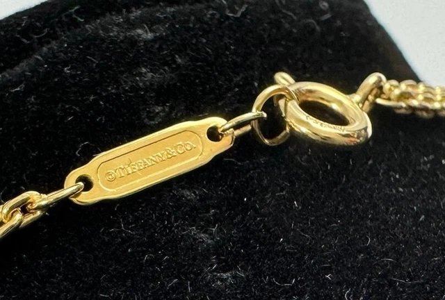 Magnifique collier Tiffany & Co. avec écrin et pochette en or 18 carats. Excellent état. – Image 6