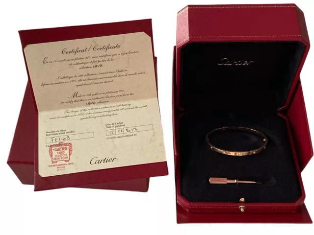 Bracelet Love Cartier en or rose 18 carats, 10 diamants, taille 17, petit modèle, 4 mm, boîte, Coa