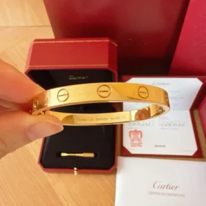 Bracelet Cartier Love en or jaune 18 carats, taille 15, avec boîte et certificat d'authenticité