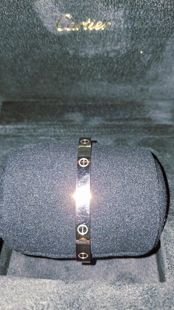 Bracelet manchette Love en or blanc Cartier 18 – Image 5