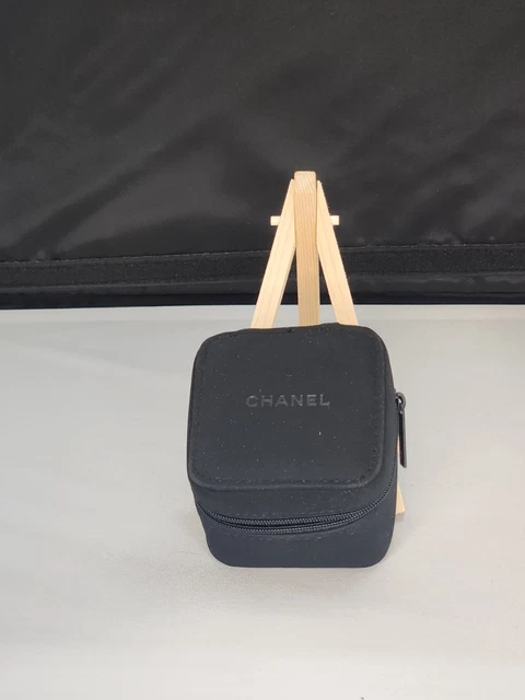 Montre Chanel J12 Quartz 33 mm en céramique noire avec index émeraude + écrin Chanel – Image 12