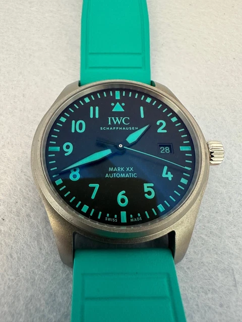 NOUVEAU 2025 IWC Schaffhausen Pilot Mark XX Mercedes-AMG Petronas F1 40MM (IW328210) – Image 13