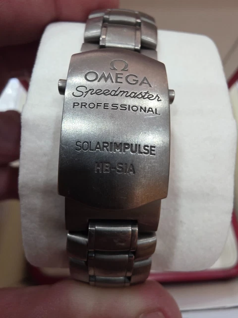 Chronographe automatique Omega Speedmaster HB-SIA GMT d'occasion. Bon état. – Image 6