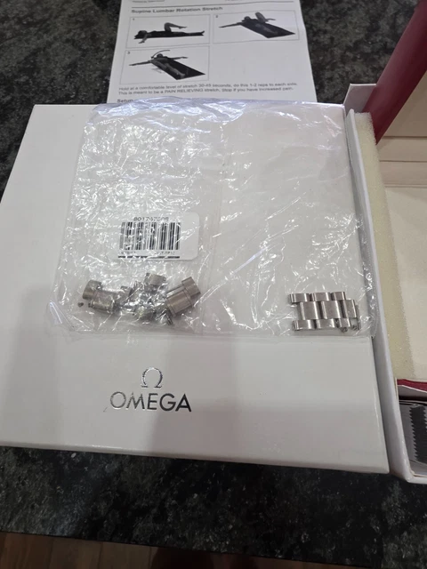 Chronographe automatique Omega Speedmaster HB-SIA GMT d'occasion. Bon état. – Image 2