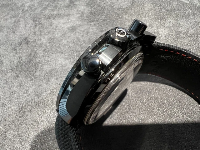 Omega Speedmaster Darkside of the Moon complète avec boîte et papiers – Image 2