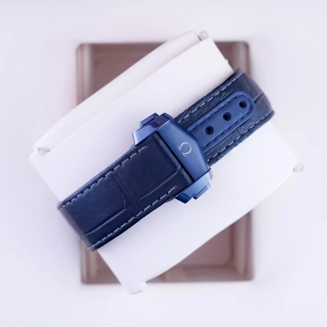 Omega Speedmaster Moonphase Céramique Cadran Bleu Aventurine - 304.93.44.52.03.002 – Image 9