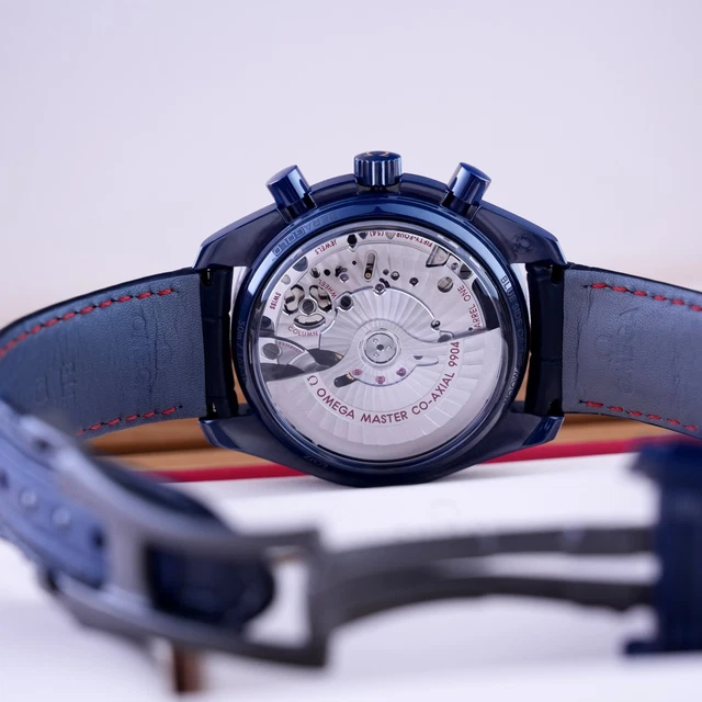 Omega Speedmaster Moonphase Céramique Cadran Bleu Aventurine - 304.93.44.52.03.002 – Image 10