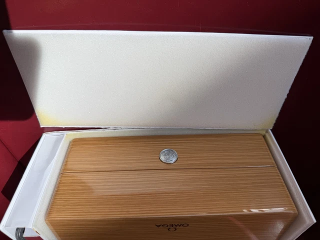 Omega Speedmaster Moonwatch Première montre Omega dans l'espace Édition limitée État neuf Portée deux fois – Image 4