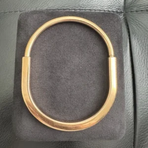 Bracelet jonc Tiffany & Co. à fermoir cadenas, or rose 18 carats, 31,8 grammes