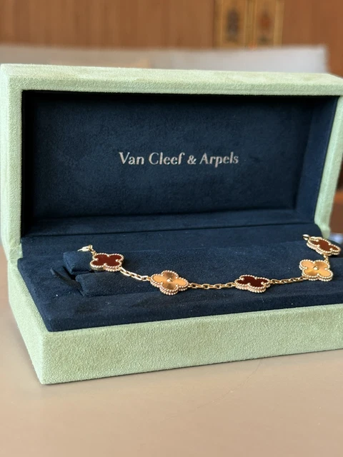 Van Cleef & Arpels Alhambra Bracelet cornaline en or rose 18 carats avec boîte et certificat – Image 12