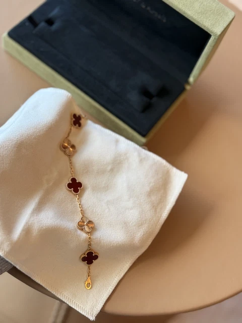 Van Cleef & Arpels Alhambra Bracelet cornaline en or rose 18 carats avec boîte et certificat – Image 11