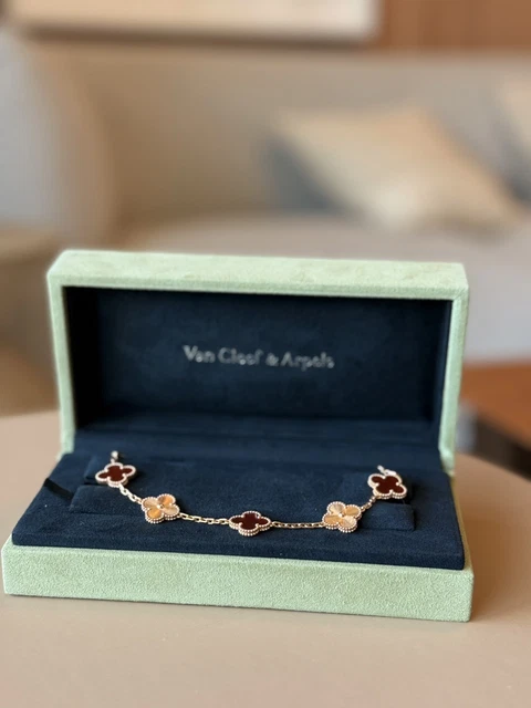 Van Cleef & Arpels Alhambra Bracelet cornaline en or rose 18 carats avec boîte et certificat – Image 10