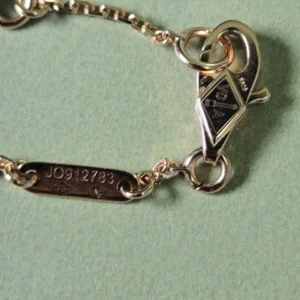 Collier et bracelet Van Cleef & Arpels Mini Alhambra rouge