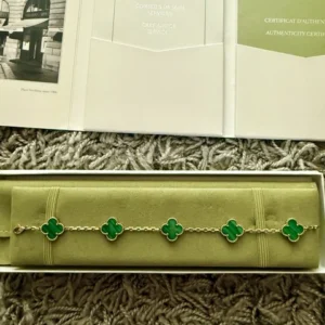 Van Cleef & Arpels Vintage Alhambra Bracelet, 5 motifs 18k YG - Malachite
