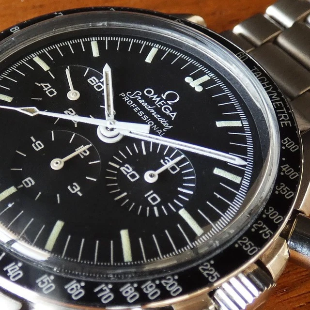 Montre Omega Speedmaster vintage 145.022 - 1983 avec documents de service et extrait d'archives – Image 8