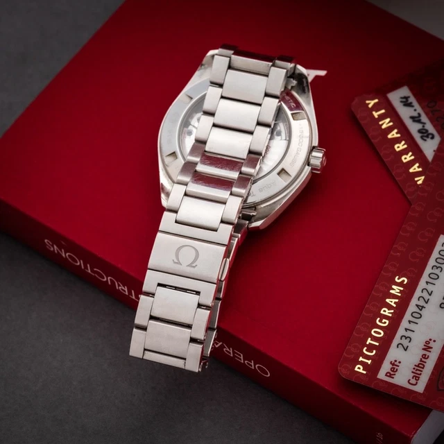 Montre Omega Seamaster Aqua Terra 23110422103003 à cadran bleu Aquaterra 150 m – Image 4