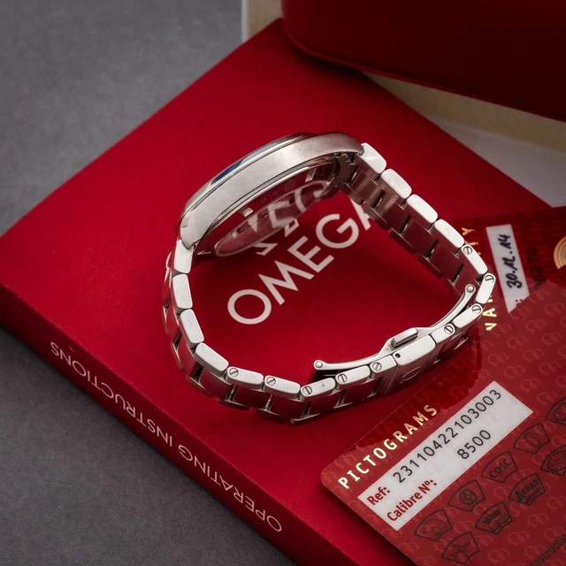 Montre Omega Seamaster Aqua Terra 23110422103003 à cadran bleu Aquaterra 150 m – Image 7